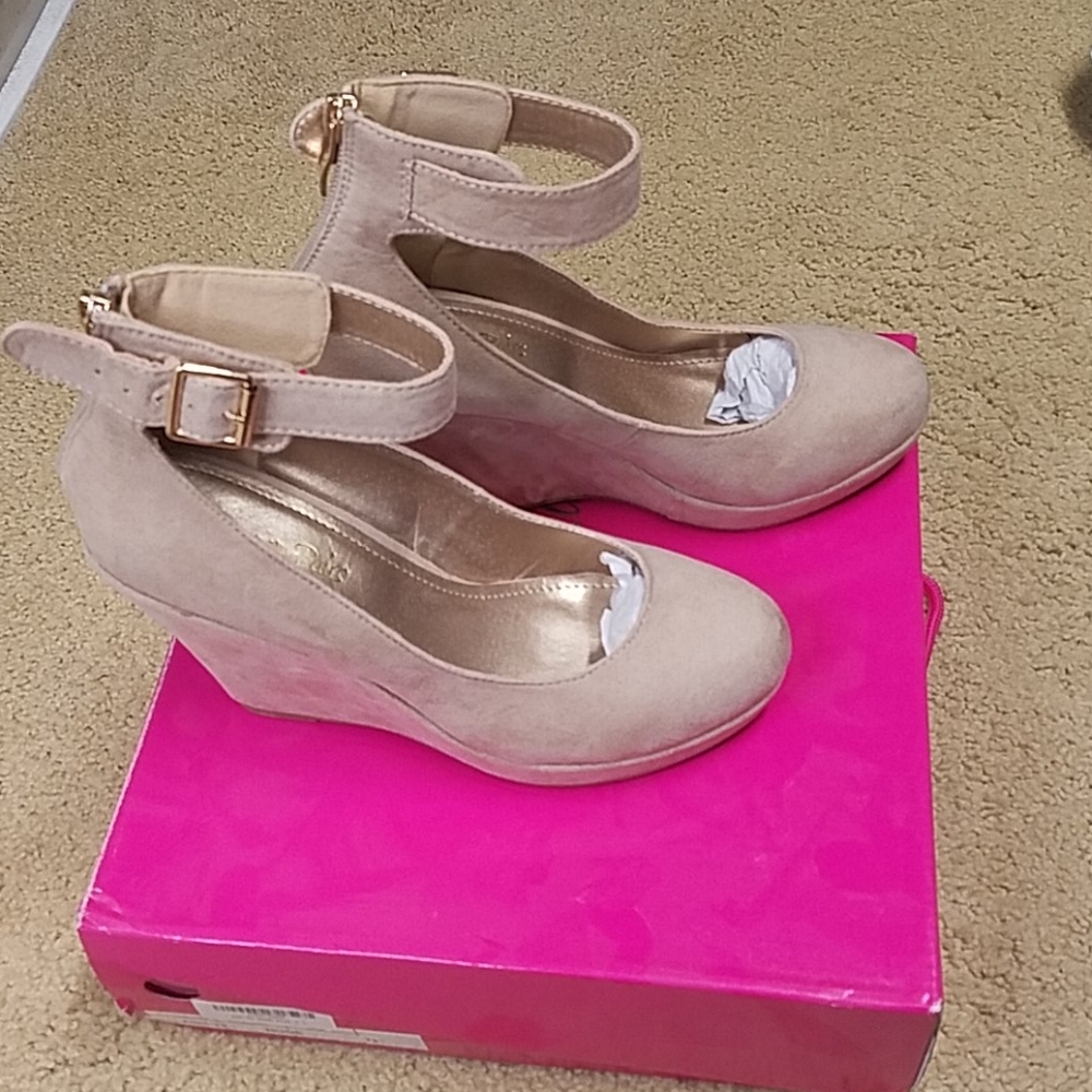 Dream Paris 7.5 nude wedge heel ankle strap